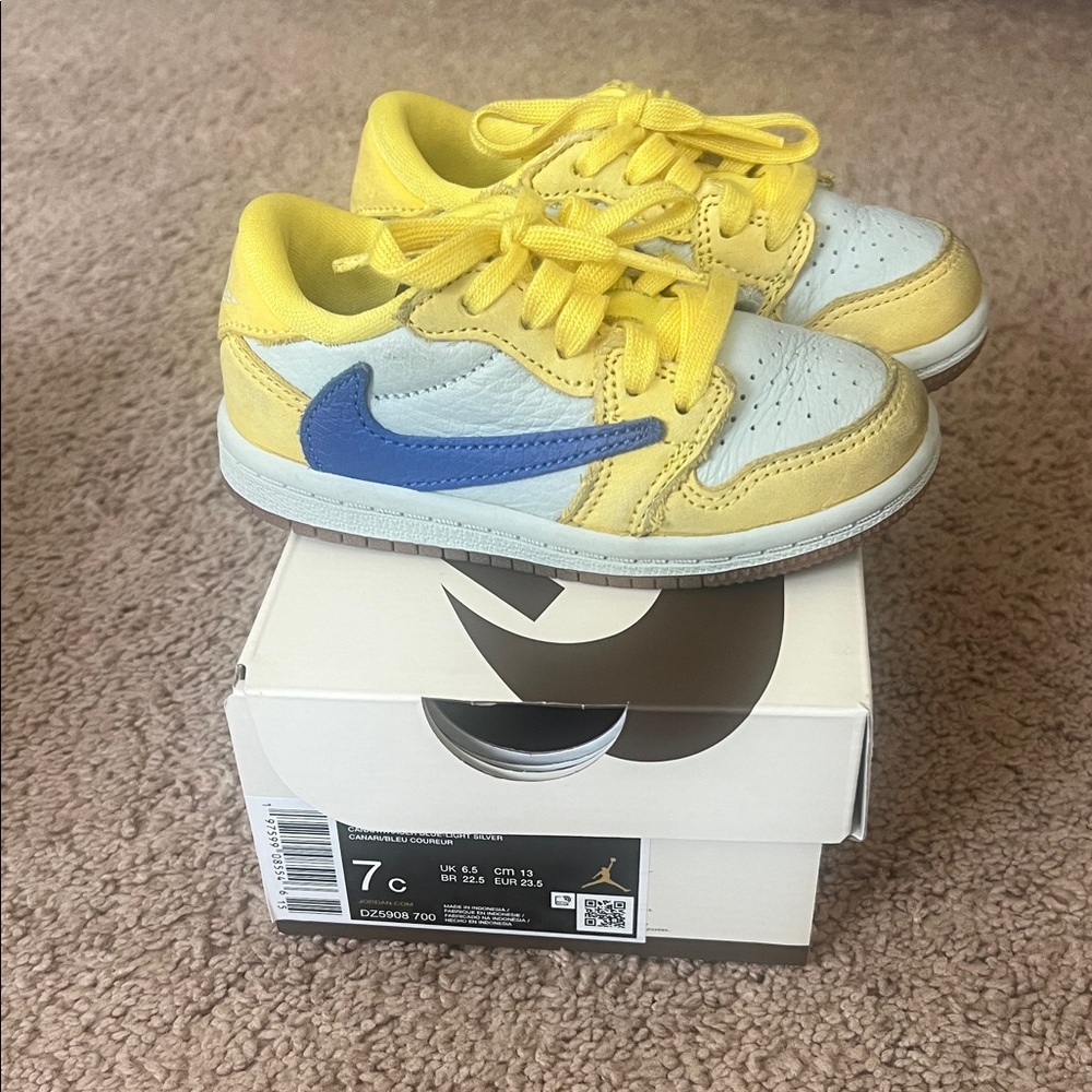 Nike Kids Sneakers in Yellow and Blue Travis Scott’s